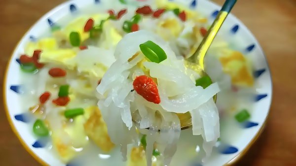 恒运资本 秋冬暖胃必喝的汤，10分钟出锅，奶白香浓，一碗下肚，暖身又暖胃